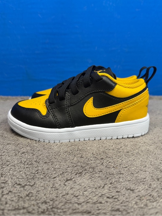 Jordan Other - Jordan 1
Low
Yellow Ochre 
PS ALT
Brand new